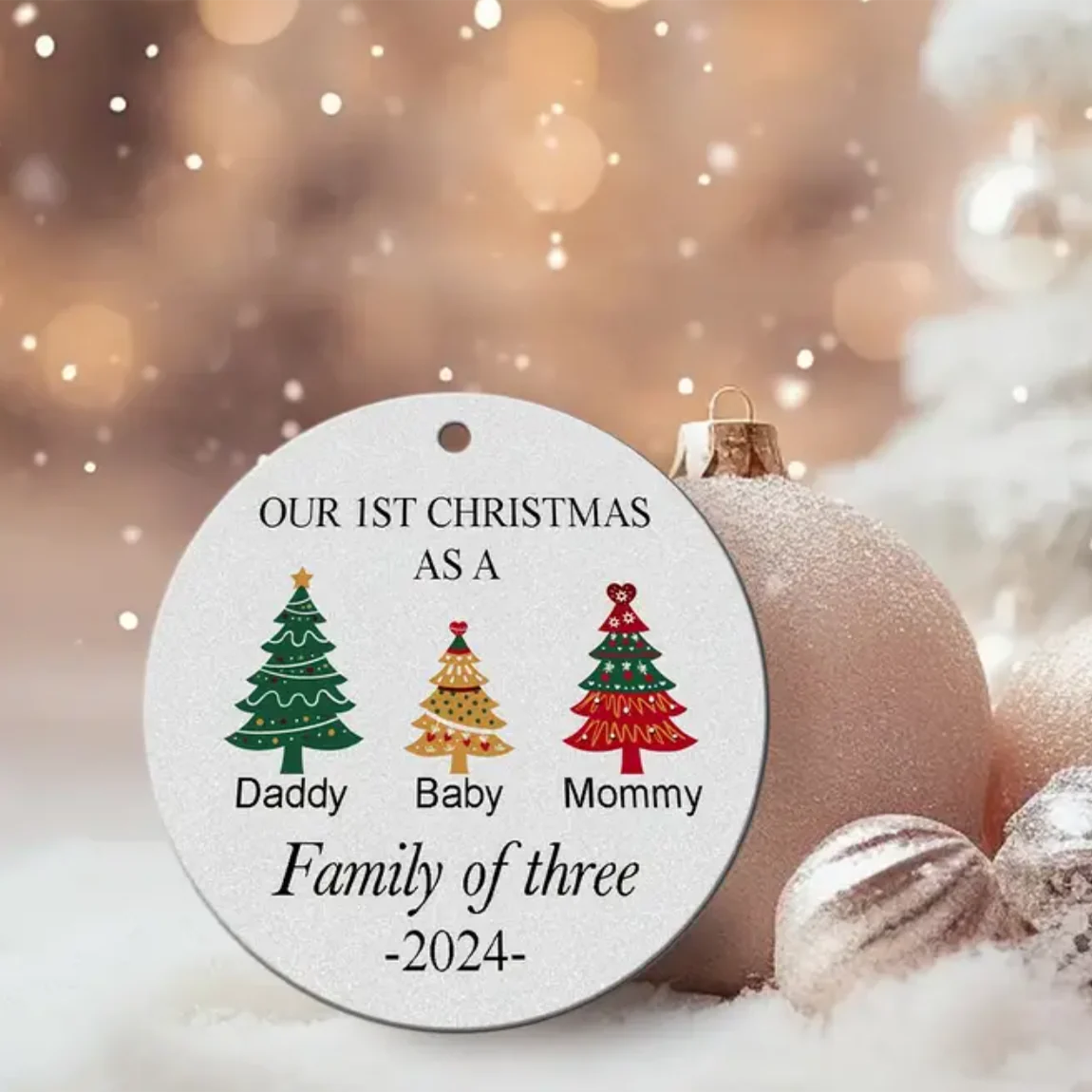 Kerstboom Ornament ‘Family of Three, 2024’