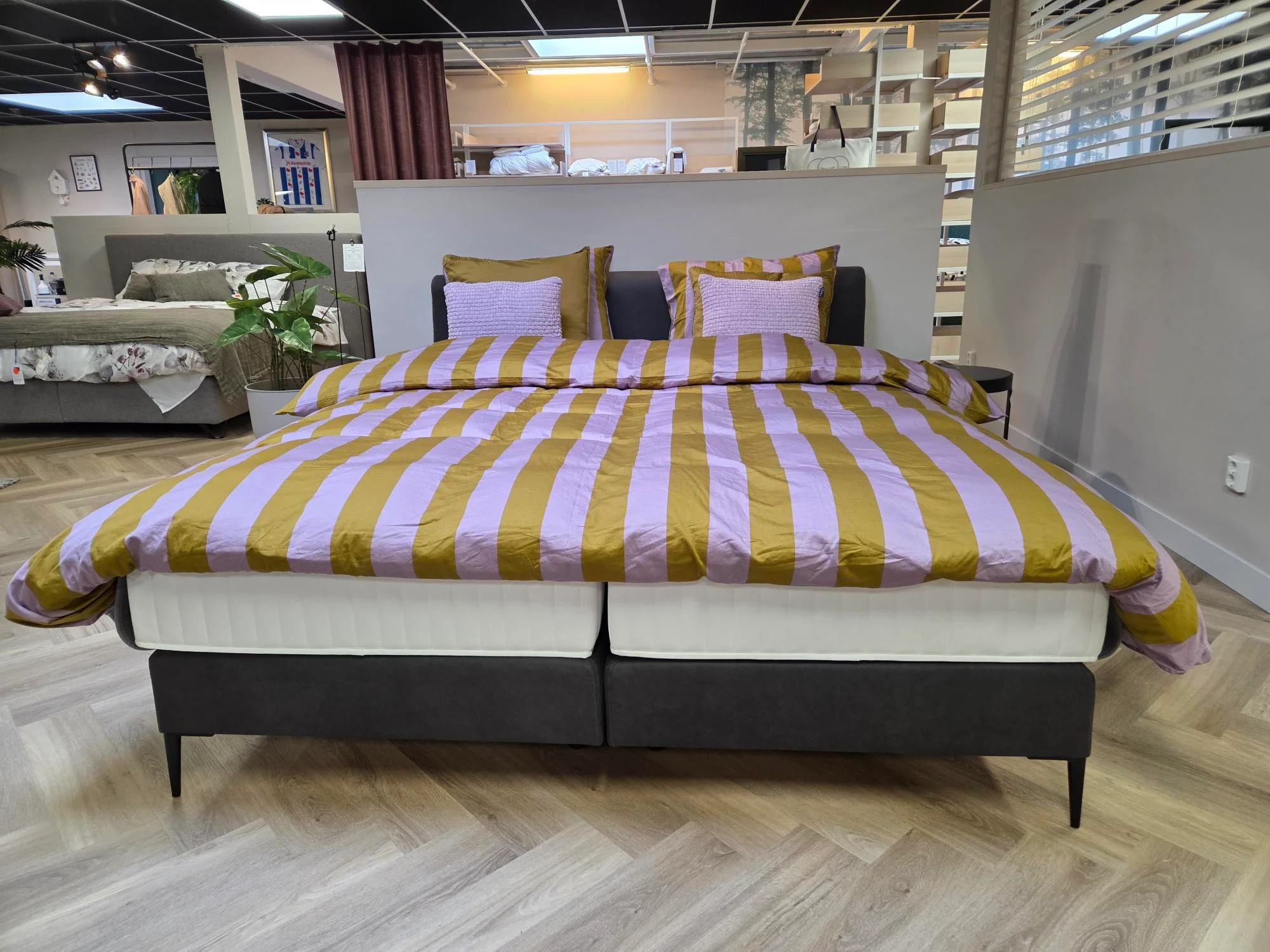Beddelicious Cosmos Boxspring 180×210 cm – Vlakke Uitvoering, Showmodel