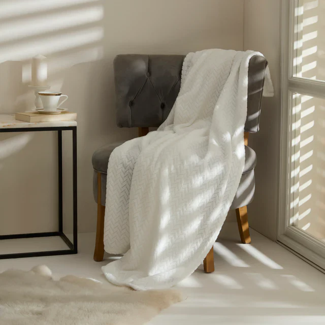 Karaca Leaves Witte Welsoft TV-deken 130×150