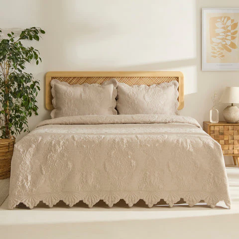 Camille bedsprei set beige 230×240 cm + 2 (50×70 cm)