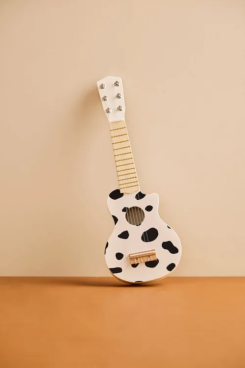 Houten Speelgoed gitaar – Koeienprint – Black White – FSC Gecertificeerd – Kid’s Concept