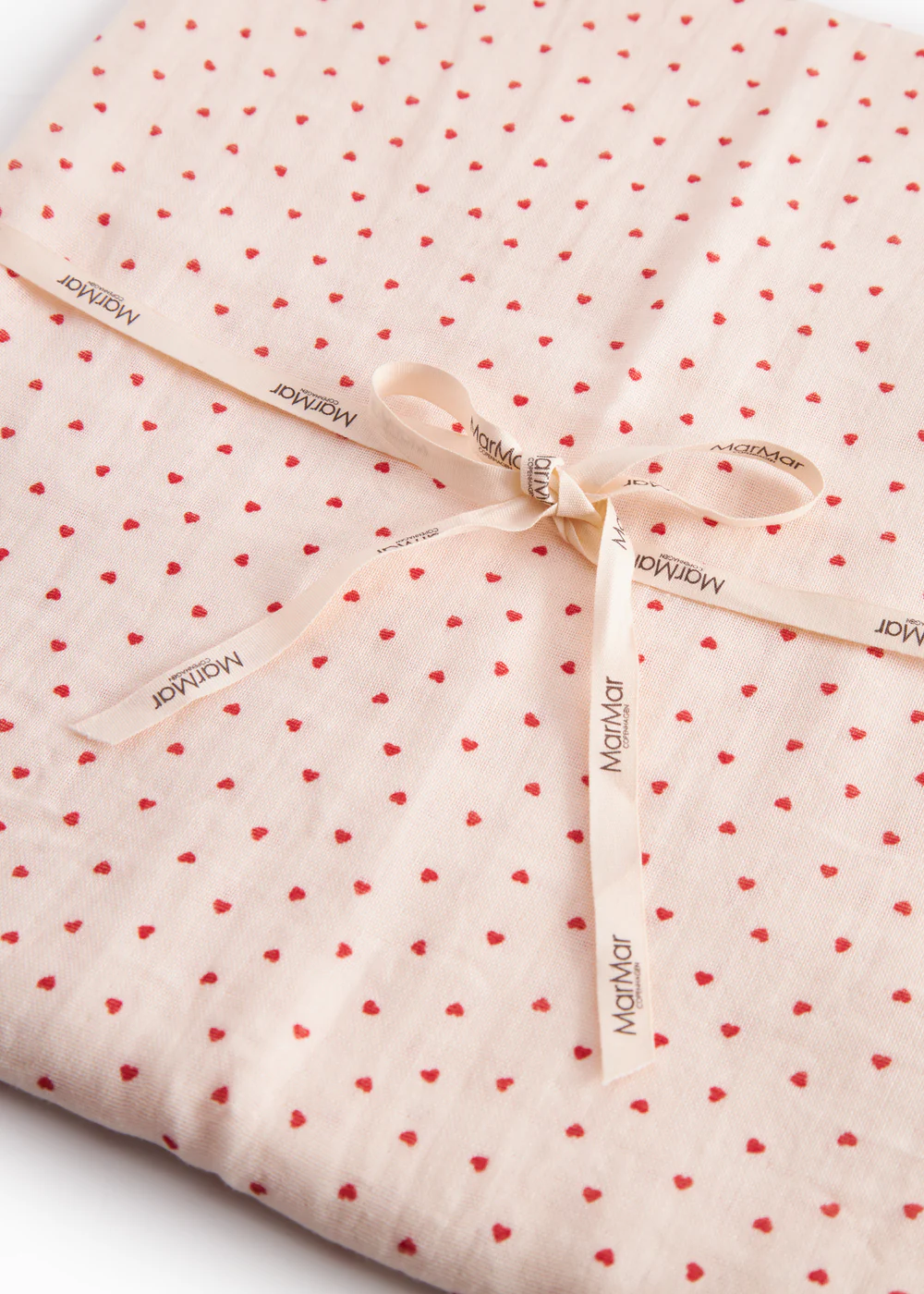 Swaddle – Hydrofiele doek – 110×110 cm – Biologisch katoen mousseline –  Bonded Muslin Print – Happy Hearts/Hartjes – MarMar Copenhagen