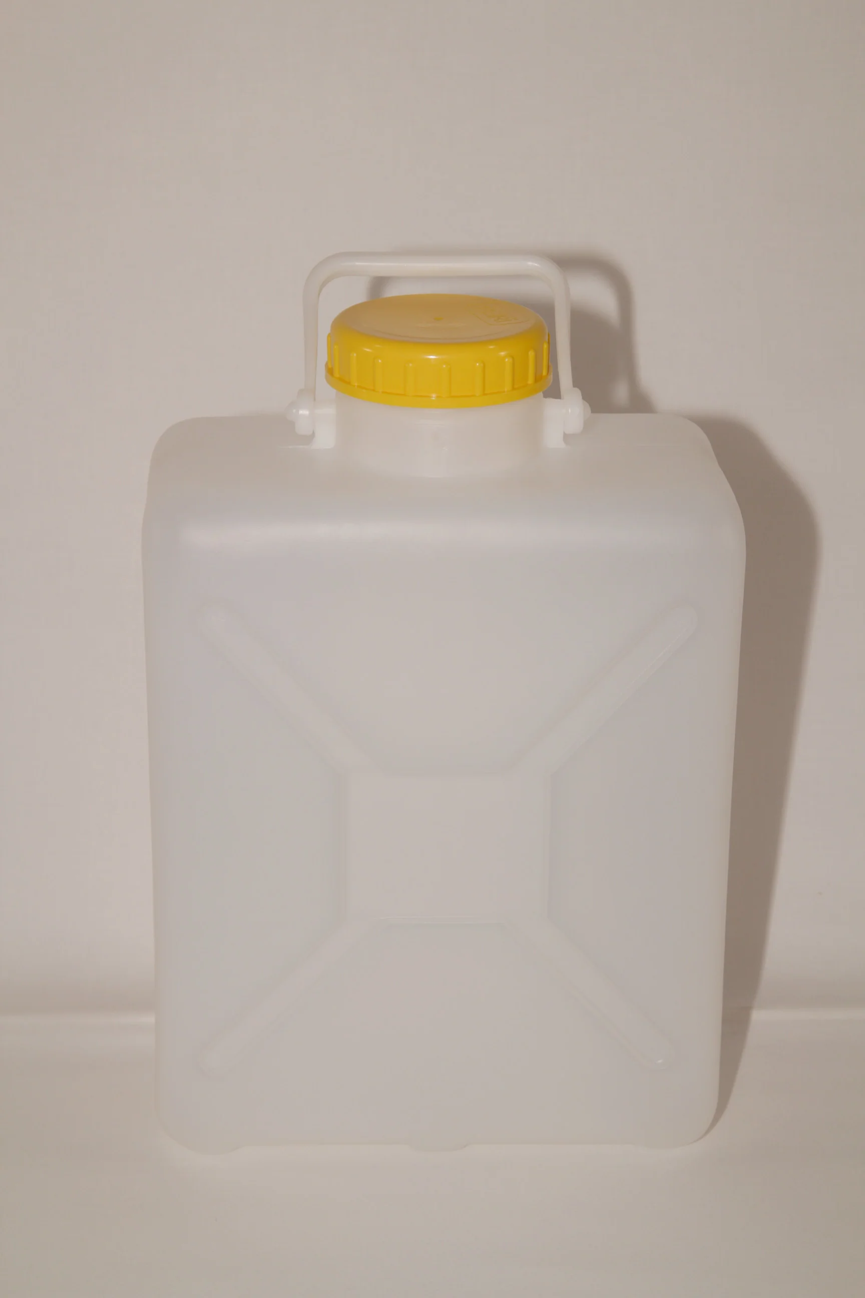 26114 Jerrycan 14 L met schroefdop
