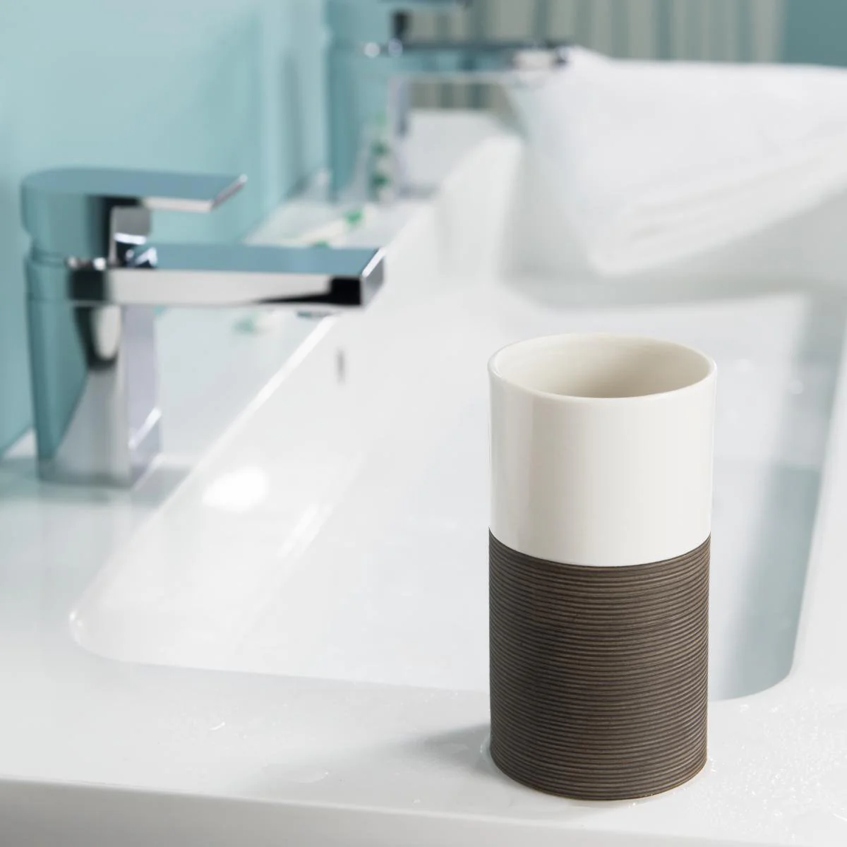 Sealskin Doppio+ beker bruin – porselein, 6.9×12.6 cm