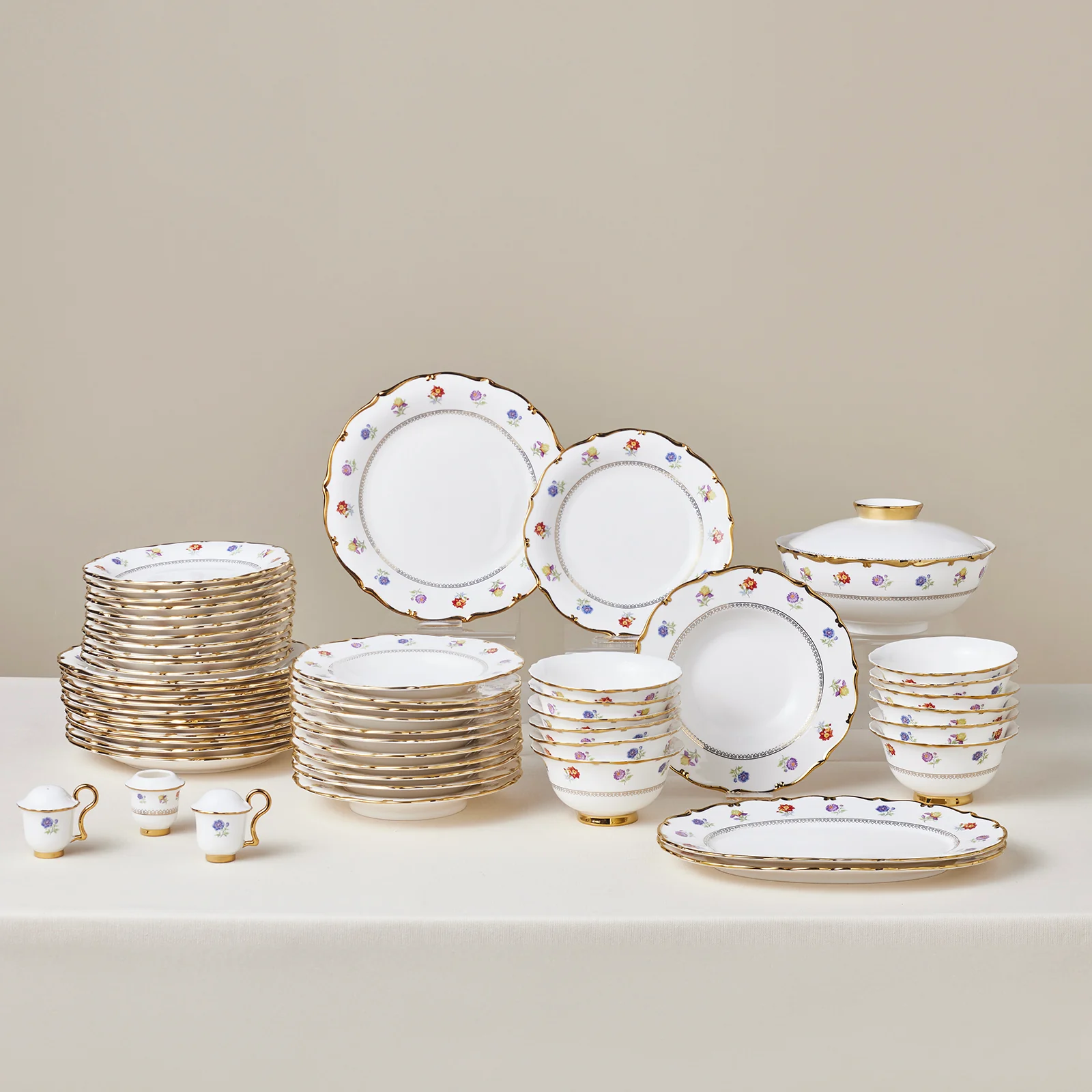 Karaca Royal Bone Diana 55-delig tafelservice voor 12 personen Goud