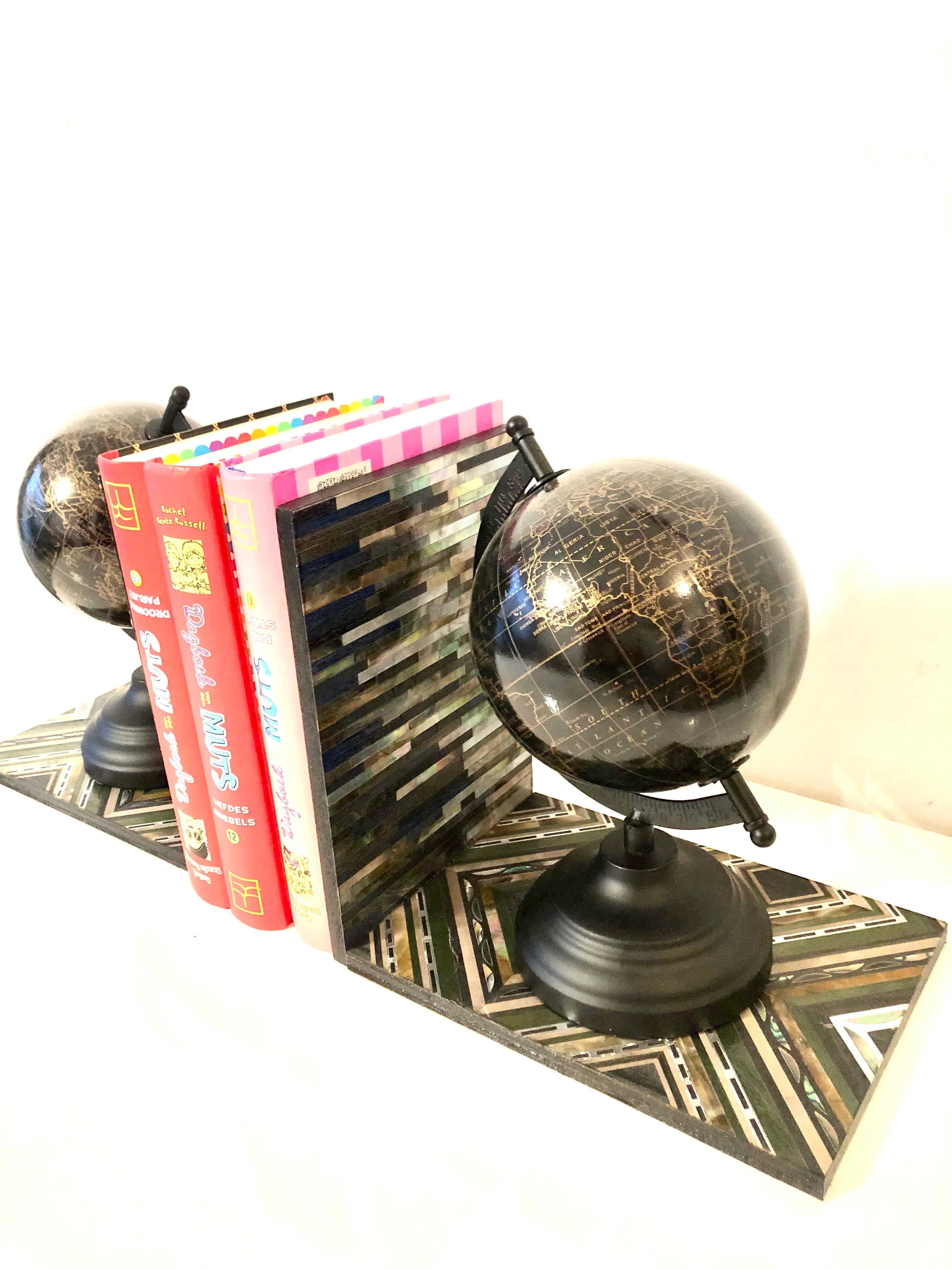 Boekensteun wereldbol 15x21cm