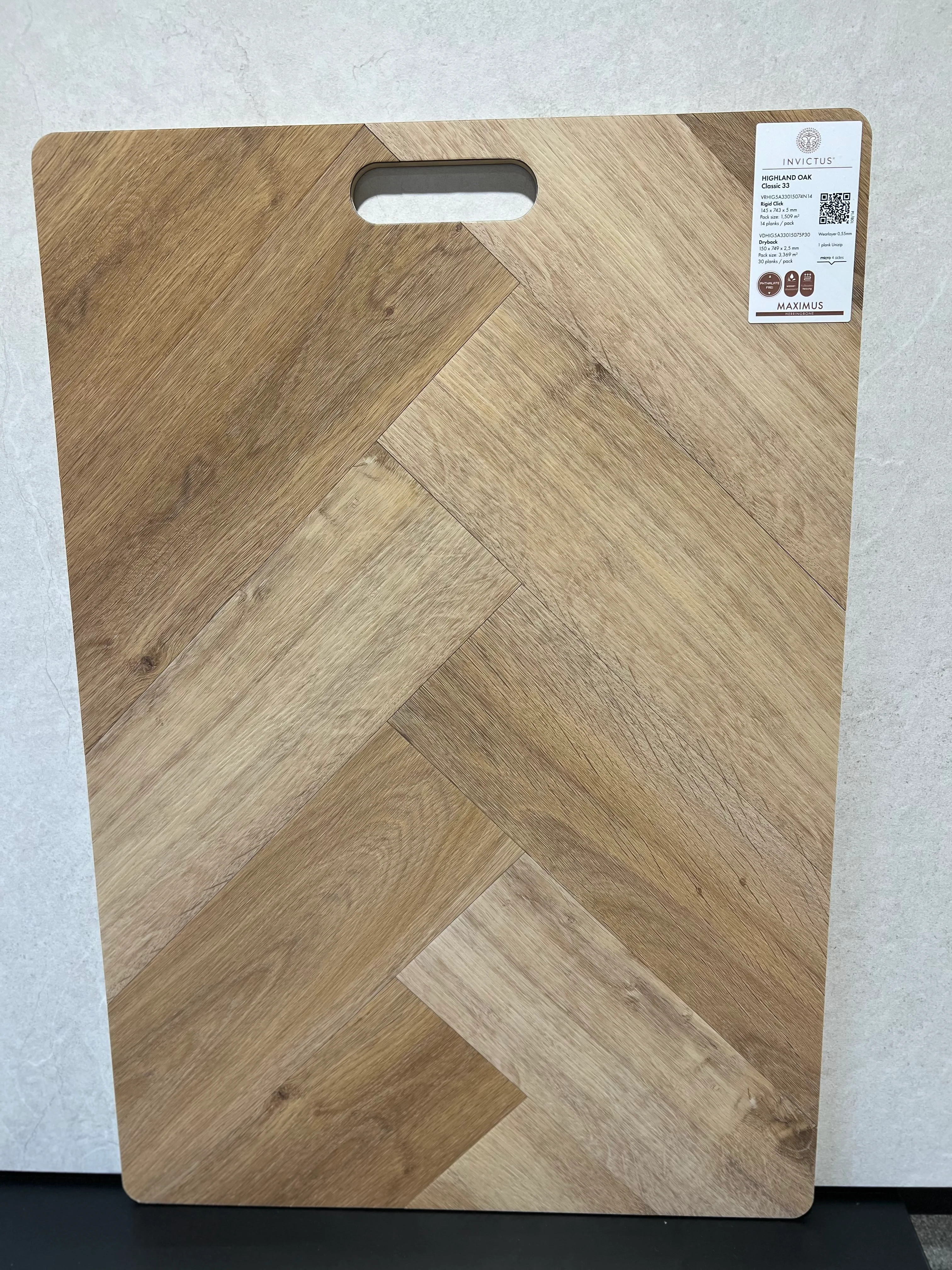 Invictus Maximus – Highland Oak – Classic 33 – Visgraat – Click