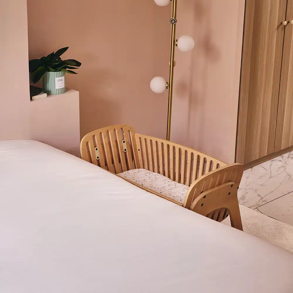 KODO Co-sleeping Crib – Houten Co Sleeper – Van Geboorte tot 6 Maanden – Charlie Crane
