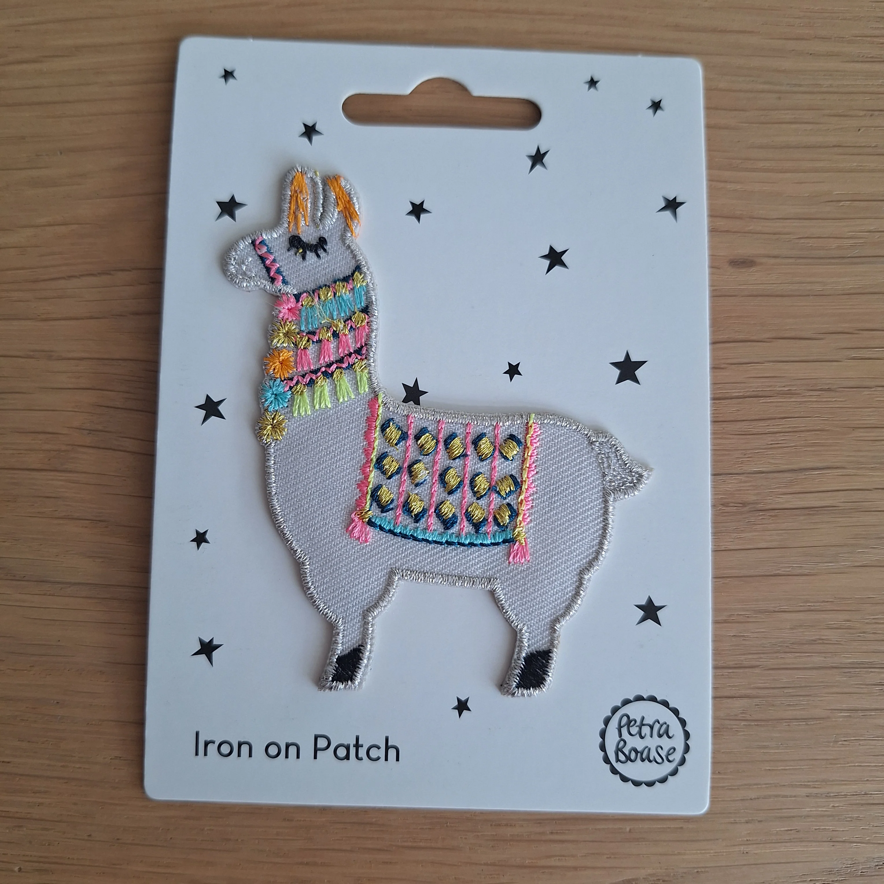 Lama strijkembleem – Petra Boase