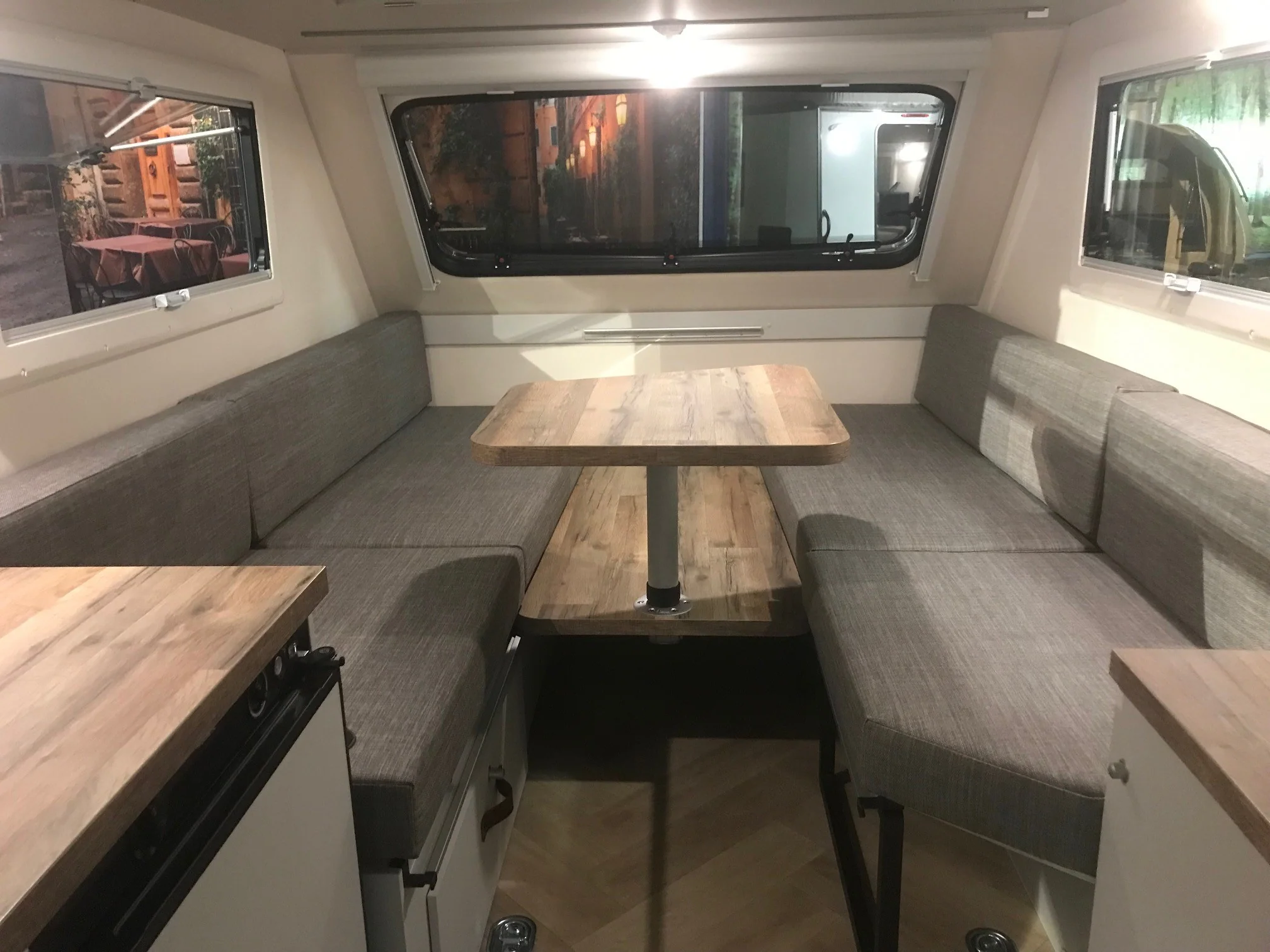 Verhoogd tafelblad (opzettafel) t.b.v. de Kip Shelter Plus en Outback (medio 2022)