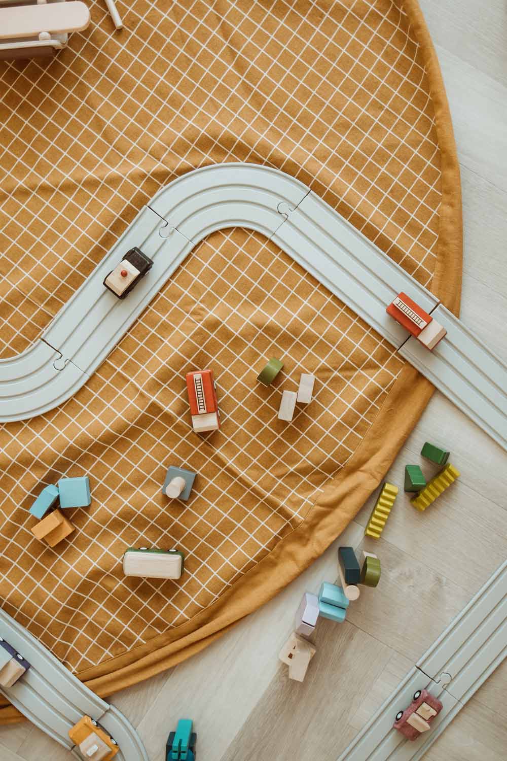 Play&Go | Speel- & Opbergkeed | Organic Cotton Mustard met Rasterpatroon