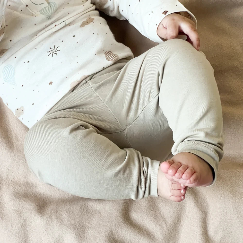 CamCam Copenhagen – Baby Leggings Louie – GOTS – Praline – Broekje