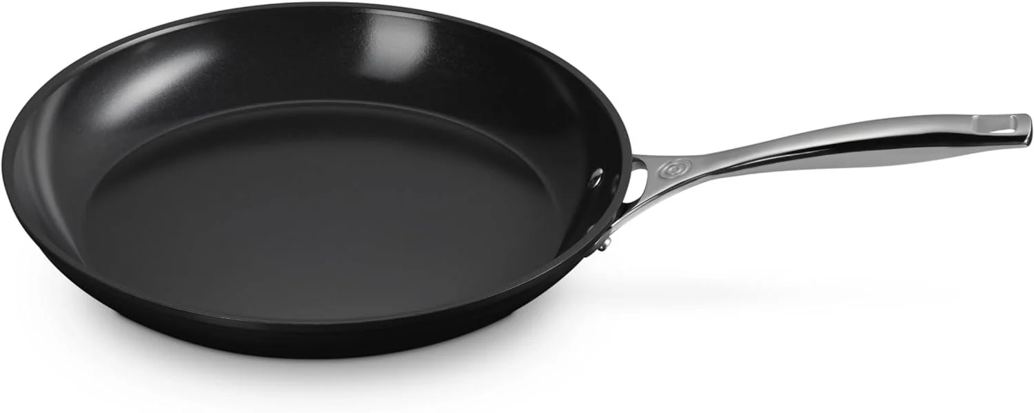 Le Creuset Essential Keramische Koekenpan – 20 cm Zwart
